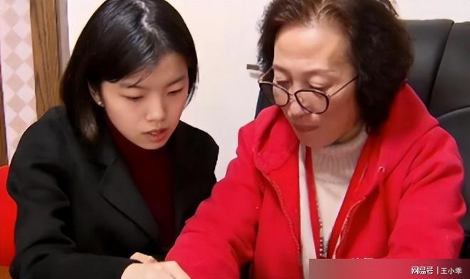 米乐M6平台：上海90岁老先生去婚介所找老伴却意外找到失散40多年的儿女(图10)