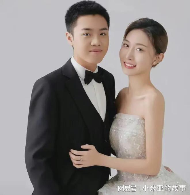 米乐M6平台：刘能李琳二儿子低调结婚李琳高兴晒结婚照婚礼十分低调(图3)