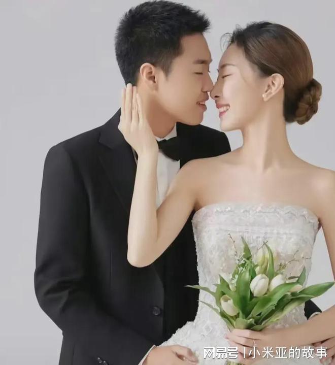 米乐M6平台：刘能李琳二儿子低调结婚李琳高兴晒结婚照婚礼十分低调(图4)