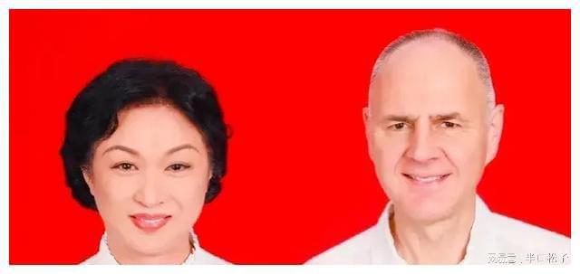 米乐M6：57岁金星宣布再结婚又嫁外国人晒结婚照很般配曾娶美国老(图3)