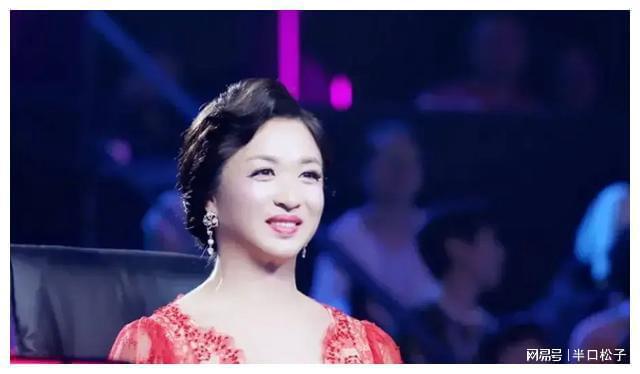 米乐M6：57岁金星宣布再结婚又嫁外国人晒结婚照很般配曾娶美国老(图19)