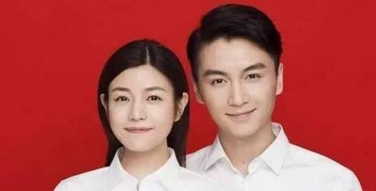 米乐M6平台：9对明星夫妻的结婚照黄晓明喜气吴京帅气而撒贝宁的洋气！(图5)