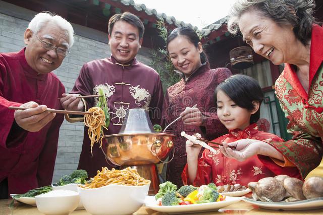 米乐M6平台：98年我在婚介所上班老师让我给她侄子介绍对象结果我成了新娘(图3)