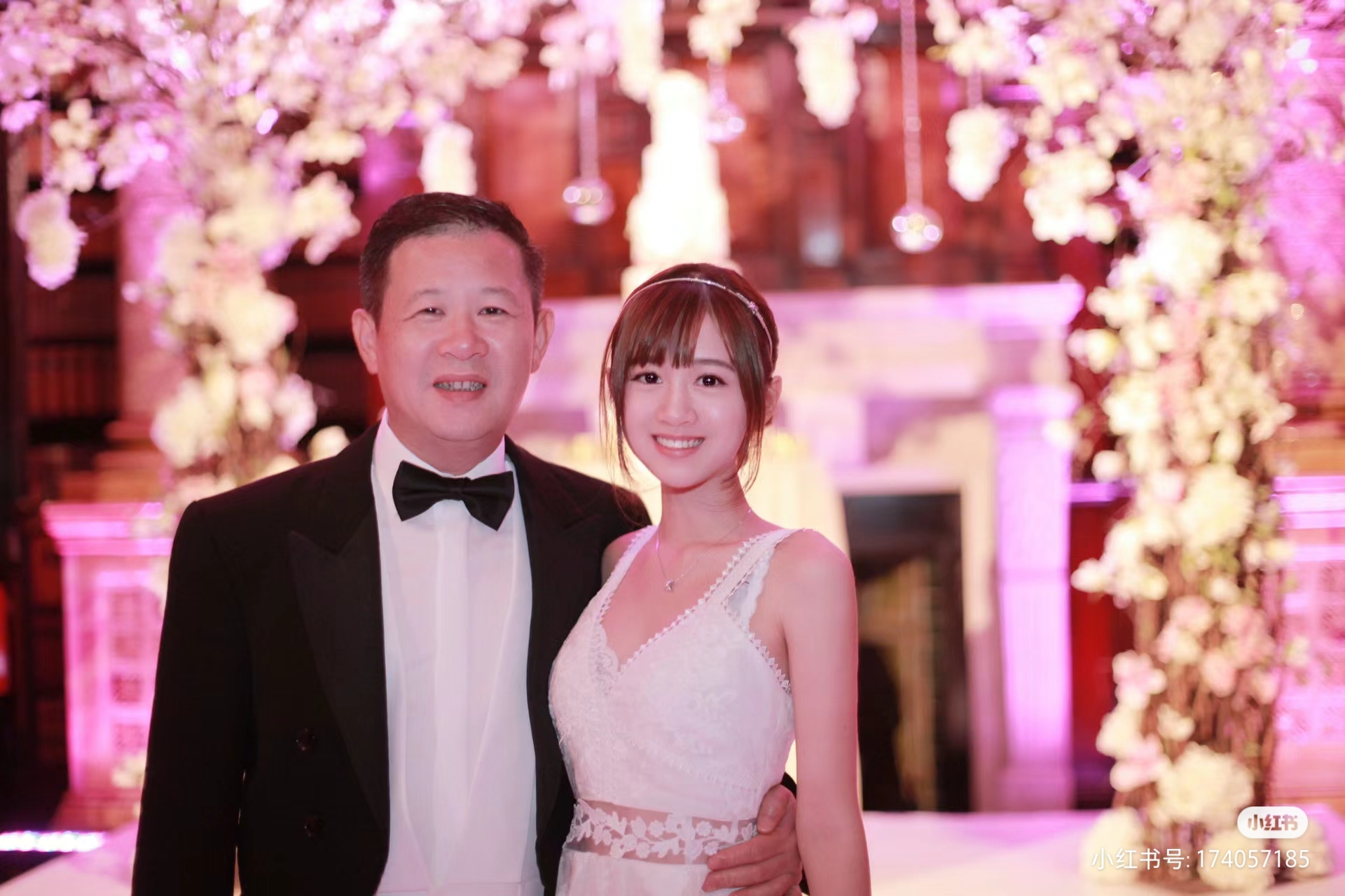 米乐M6：特步千金七匹狼公子举办世纪婚礼豪门联姻竟是个“圈”热财经(图2)