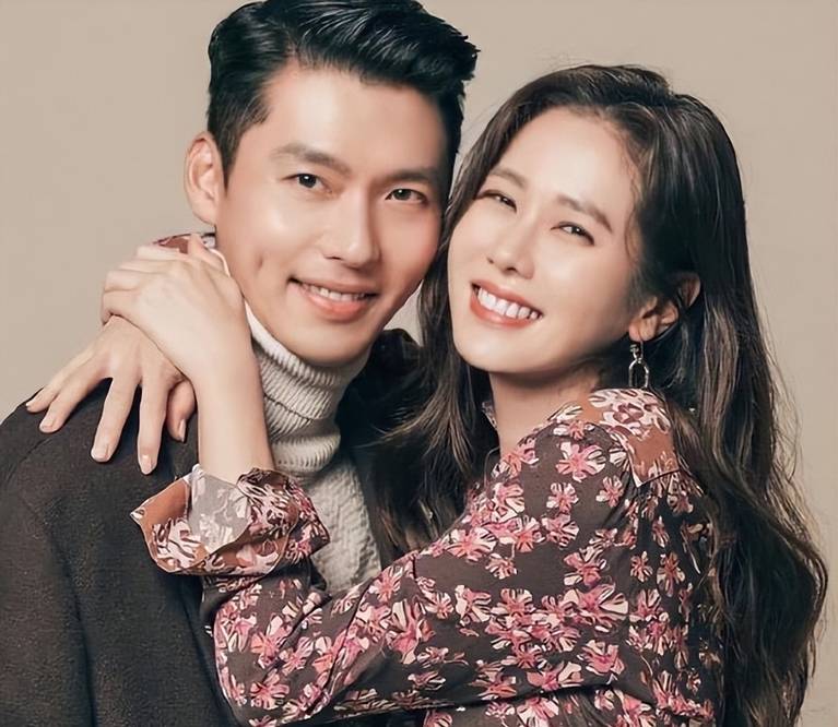 米乐M6：玄彬孙艺珍婚纱照曝光！俊男靓女超养眼两人牵手甜笑好幸福(图5)