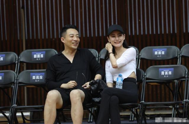 米乐M6：汪小菲与Mandy晒结婚照：新篇章的开启爱情的甜蜜见证(图6)
