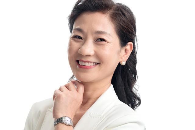 米乐M6：我53岁离异女婚介所登记9个征婚条件后我的电话竟然被打爆了(图2)