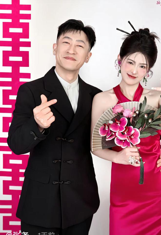 米乐M6：赵本山徒孙张尧官宣婚讯结婚照曝光很般配父亲张小光离世八年(图6)