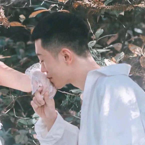 2023超火情侣婚纱照头像(图6)