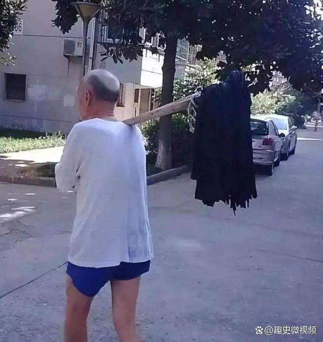 77岁大学教授终生未娶公布择偶标准后婚介所：您还是打光棍吧(图12)