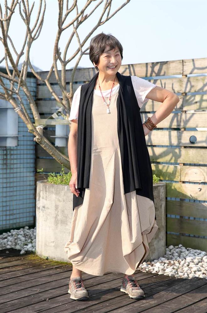 米乐M6：郑佩佩和前夫原文通结婚照：怀孕8次不后悔净身搬出前夫豪宅(图8)