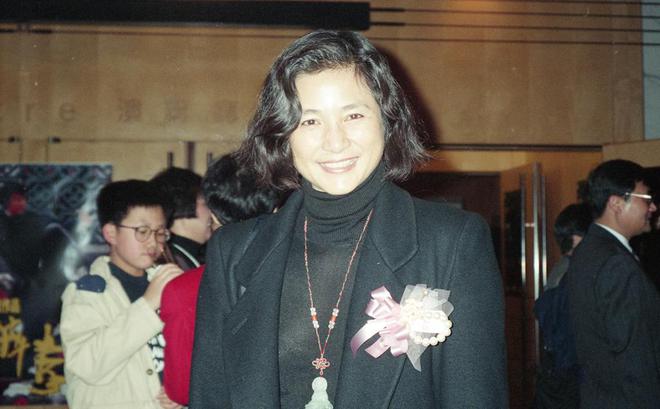 米乐M6：郑佩佩和前夫原文通结婚照：怀孕8次不后悔净身搬出前夫豪宅(图9)