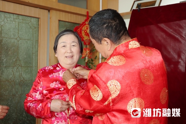 最美“结婚照”！他们为老人定格最美“夕阳红”(图5)