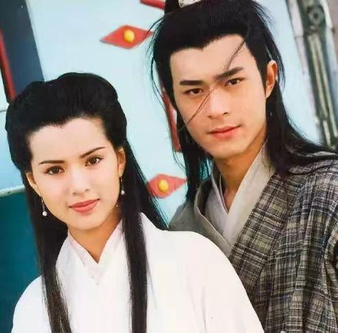 罕见！姑姑李若彤自爆结婚照！丈夫出轨、中年失业？原来是……(图8)