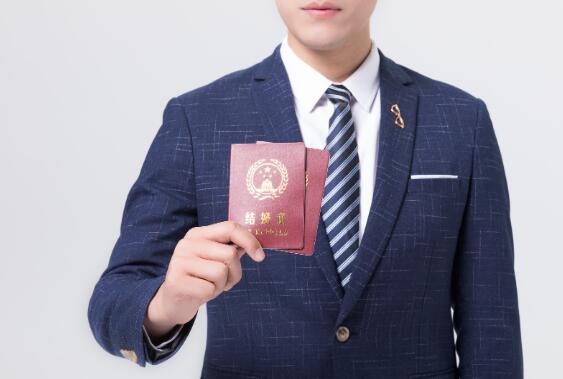 米乐M6：2021结婚登记证件照可以自带吗2021办理结婚证可以自己带照片吗(图2)