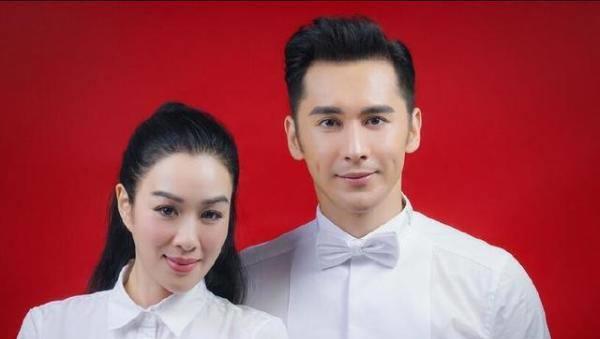 明星们红底白衫的结婚照哪对更相配？最后这一对如今频传婚变！(图4)