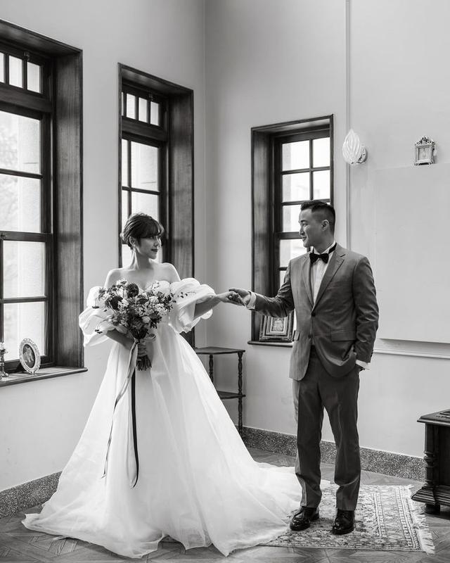 米乐M6：《终极》女神公开超仙婚纱照甜蜜告白未婚夫：余生请多指教(图2)