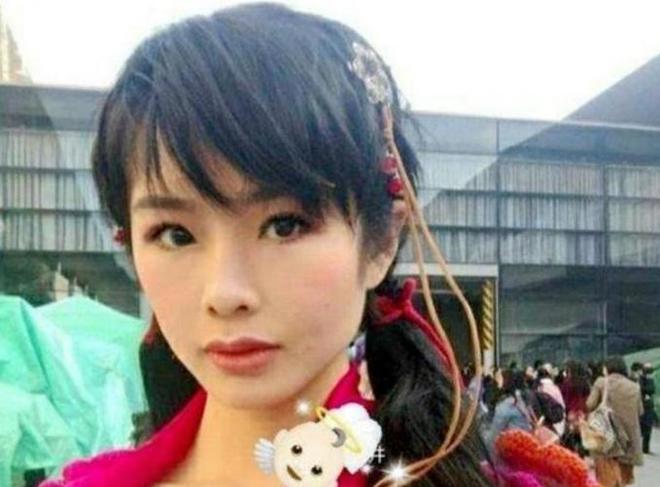 恨国女许可馨：移民美国已结婚丈夫大量私照曝光遭质疑(图11)