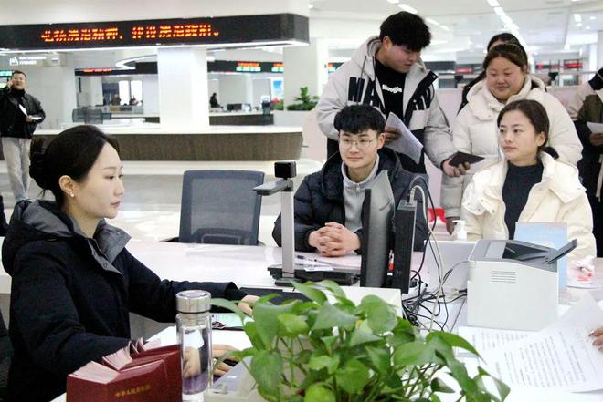 米乐M6平台：永城：“情人节”婚姻登记迎小高峰(图5)