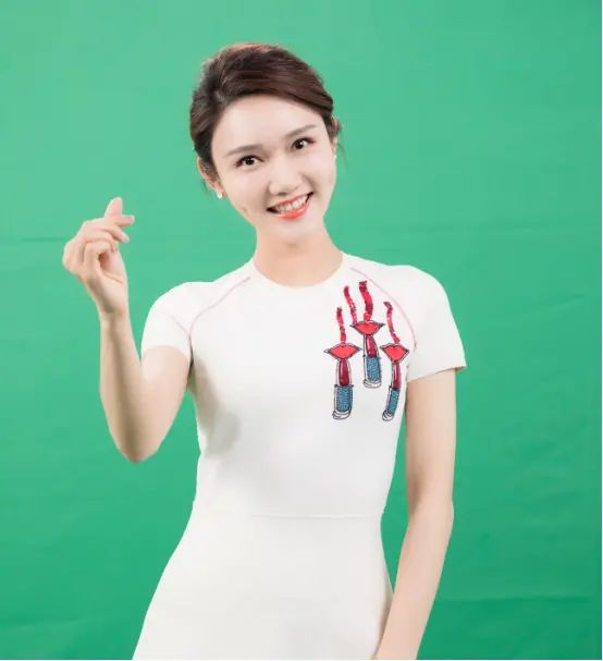 龙洋：人称“小董卿”35岁没车没房还单身择偶标准高到离谱(图3)
