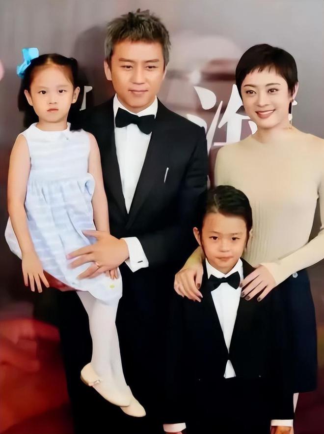 米乐M6平台：10对明星夫妻全家福照片孙俪女儿是邓超翻版陈建斌蒋勤勤好甜(图2)