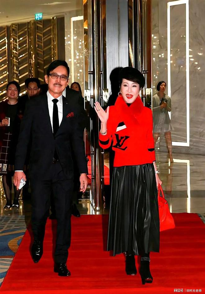 原来谢霆锋的继父长得这么帅气(图1)