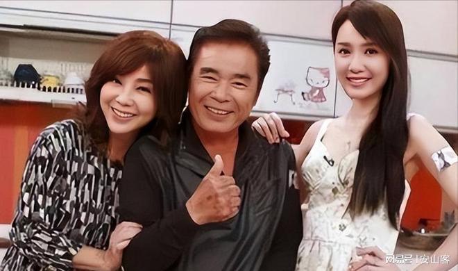 “6个老婆”同住一室每人每月7万零花钱71岁又娶第七房小娇妻(图2)