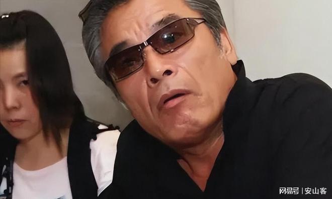 “6个老婆”同住一室每人每月7万零花钱71岁又娶第七房小娇妻(图19)