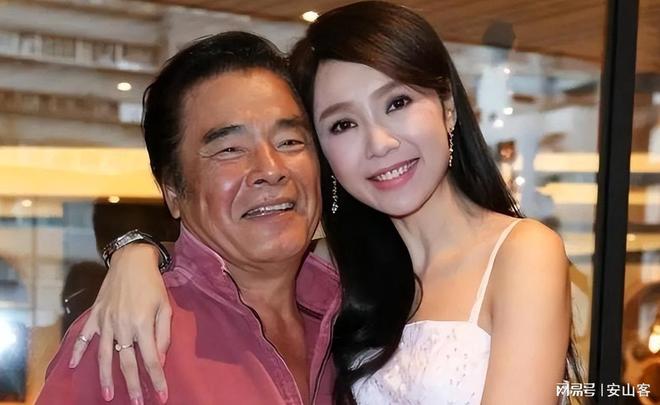 “6个老婆”同住一室每人每月7万零花钱71岁又娶第七房小娇妻(图23)