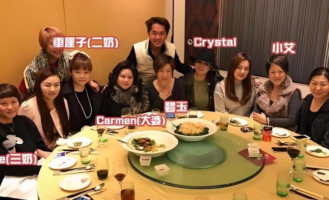 一妻五妾六妻同堂！每人每月7万零花钱71岁又娶第七房小娇妻(图8)