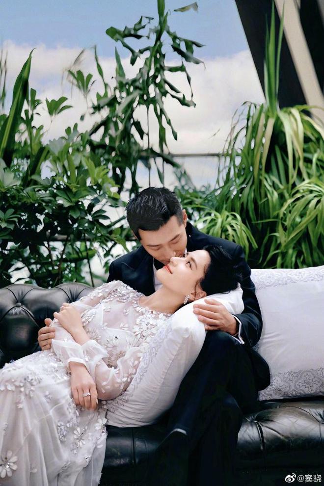 窦骁何超莲公开婚礼照片中式礼服男帅女美双方家长见证幸福(图8)