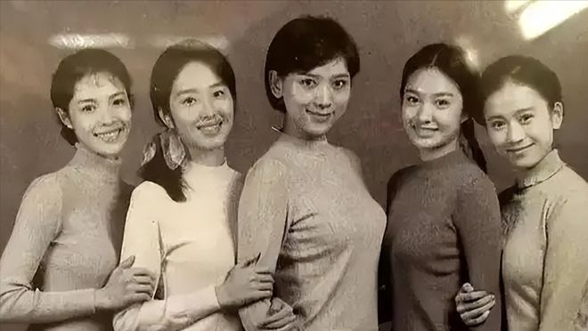 冯小刚：年轻时管不住下半身如今让18岁的养女买了单他后悔吗(图7)