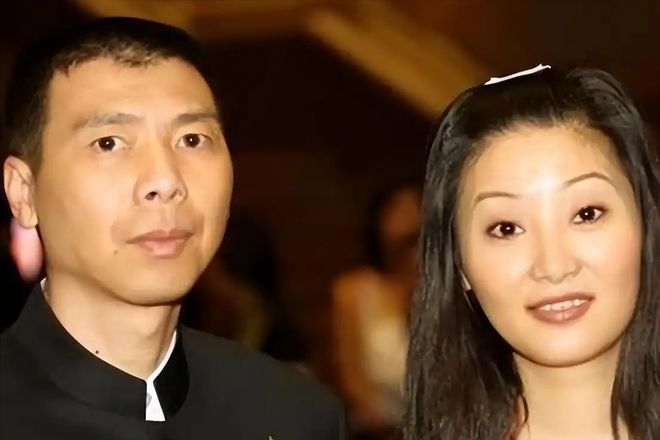 冯小刚：年轻时管不住下半身如今让18岁的养女买了单他后悔吗(图4)